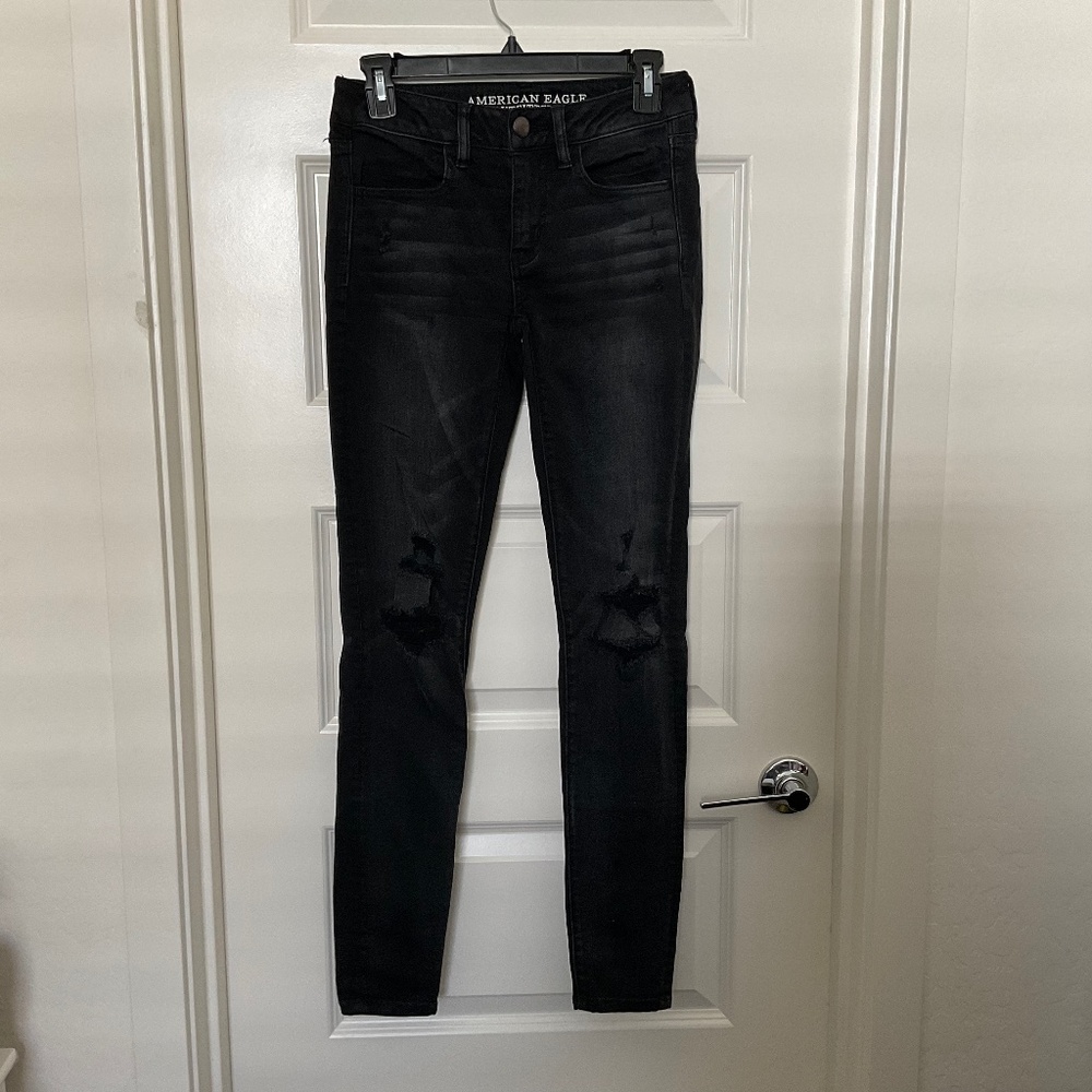 American‎ Eagle Black Distressed Jeggings - Size 2 Long